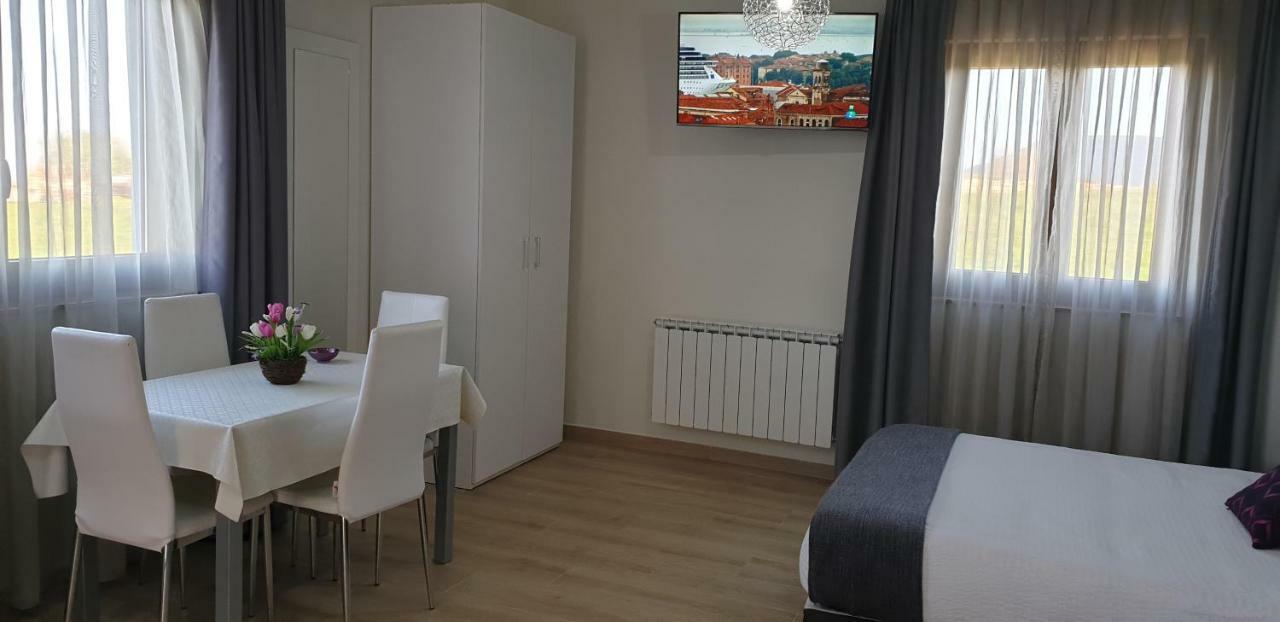 Apartamentos La Pradera De Isla Plana Exteriör bild