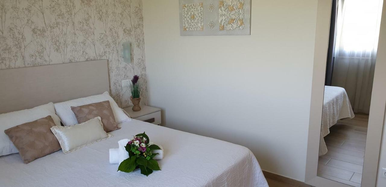 Apartamentos La Pradera De Isla Plana Exteriör bild